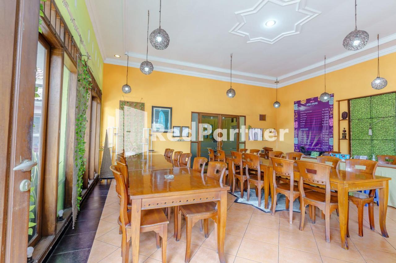 Nafisa Homestay Syariah Near Jatim Park 3 Batu Mitra Reddoorz Маланг Экстерьер фото
