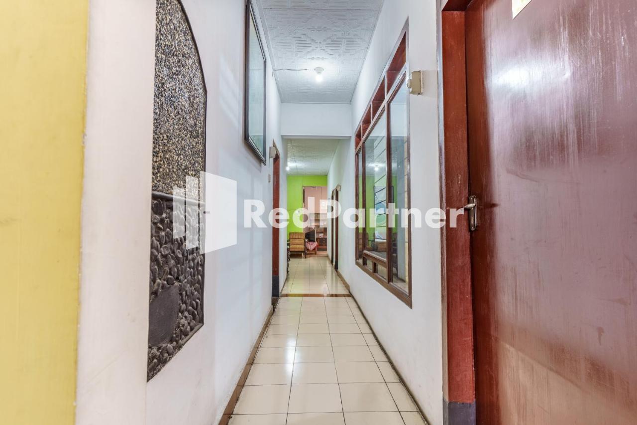 Nafisa Homestay Syariah Near Jatim Park 3 Batu Mitra Reddoorz Маланг Экстерьер фото